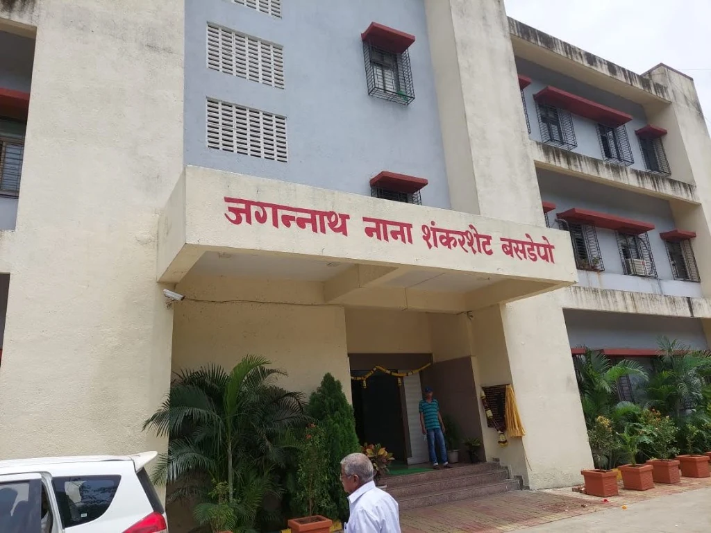Namdar Jagannath Nana Shankarsheth Bus Depot Facade